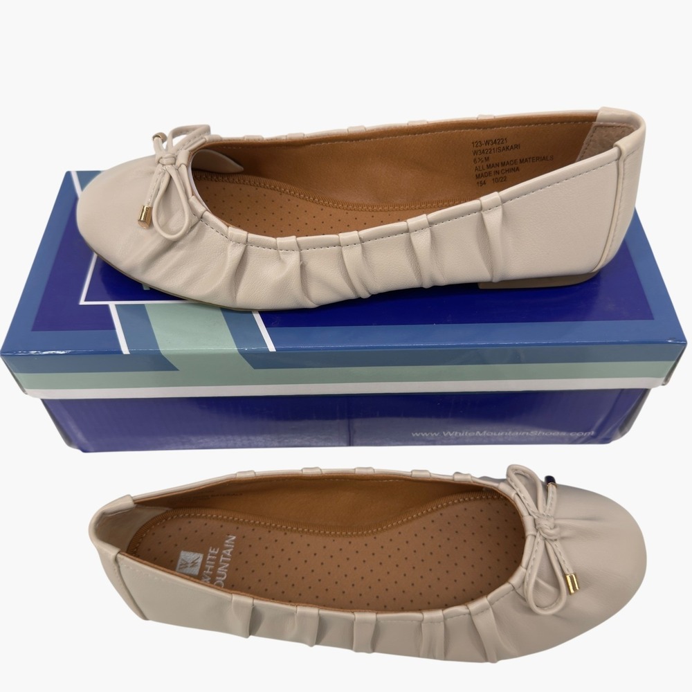 White Mountain Shoes Sakari Eggshell White Ballet Slipper Flat Size 6.5